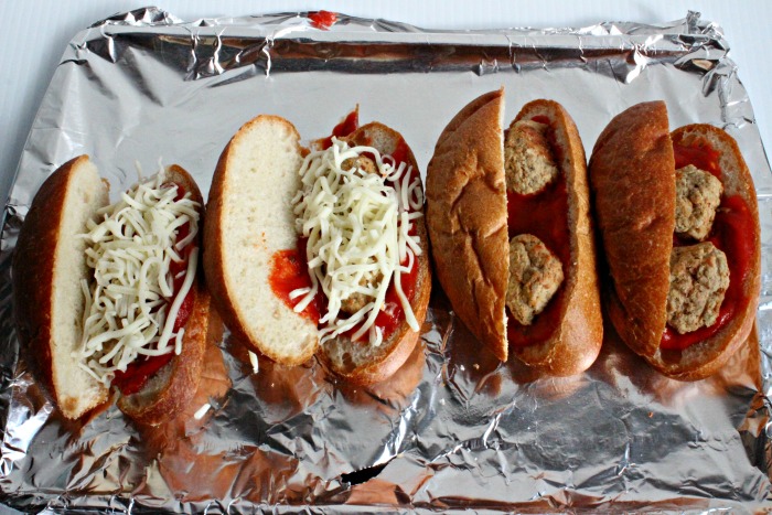 Recipe: How to make easy pizza subs with meatballs