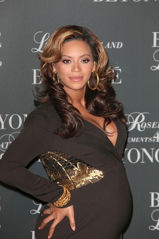 Beyonce Baby Bump in Dress